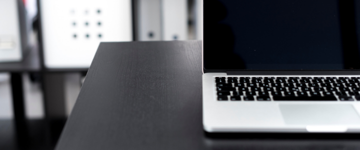 Monitoramento de Acesso: Veja quem e quando acessaram seu servidor remotamente.